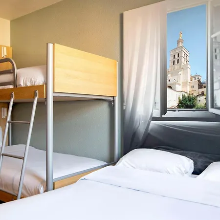B&B Hotel Avignon 2 2*
