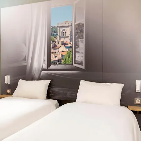 B&B Hotel Avignon 2 2*