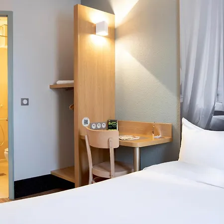 B&B Hotel Avignon 2 2*