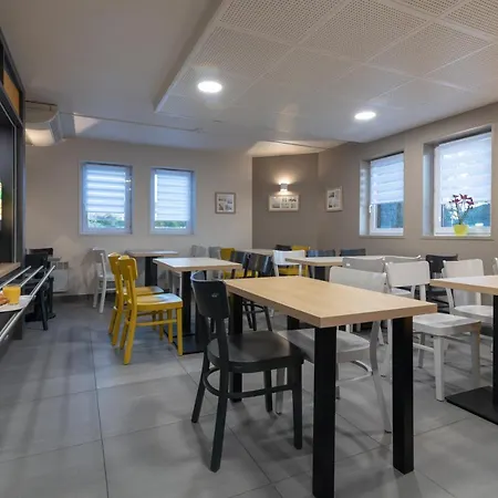 B&B Hotel Avignon 2 2*